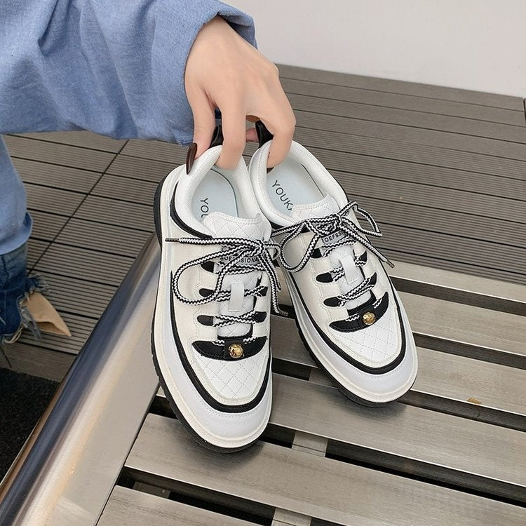 Noble Retro Black And White Color Block Sneakers For Women, 2026 Spring Autumn New Lace-up Soft Sole Comfortable Versatile Casual Board Shoes